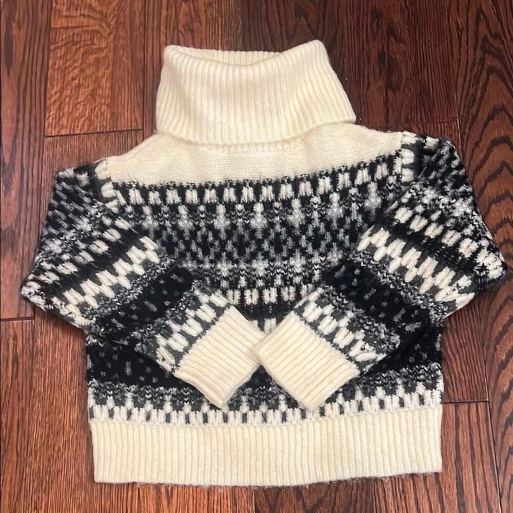Universal Thread Women's Black and Cream Jumper